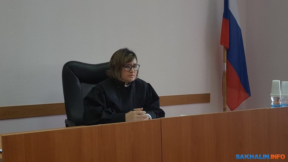 В Охинском городском суде началось разбирательство по иску Сергея Гусева к ТИК