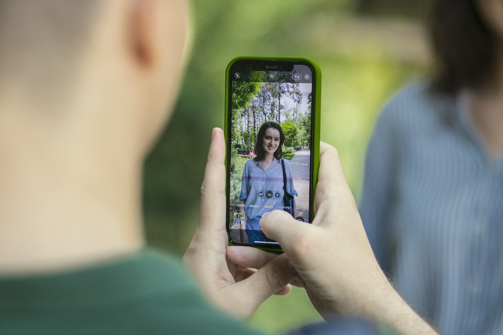 Интерес к ИИ-фотофункциям в смартфонах вырос в 2,2 раза