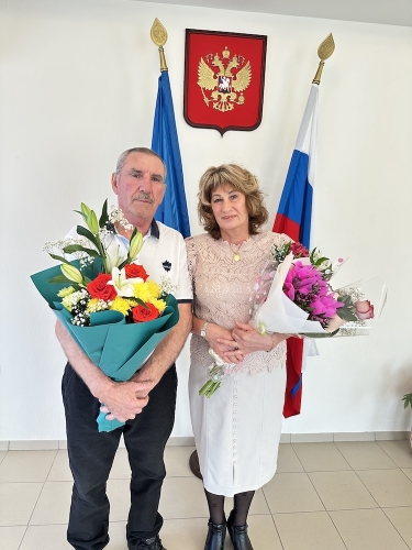 Чета Макидон отметила 40-летие семейной жизни