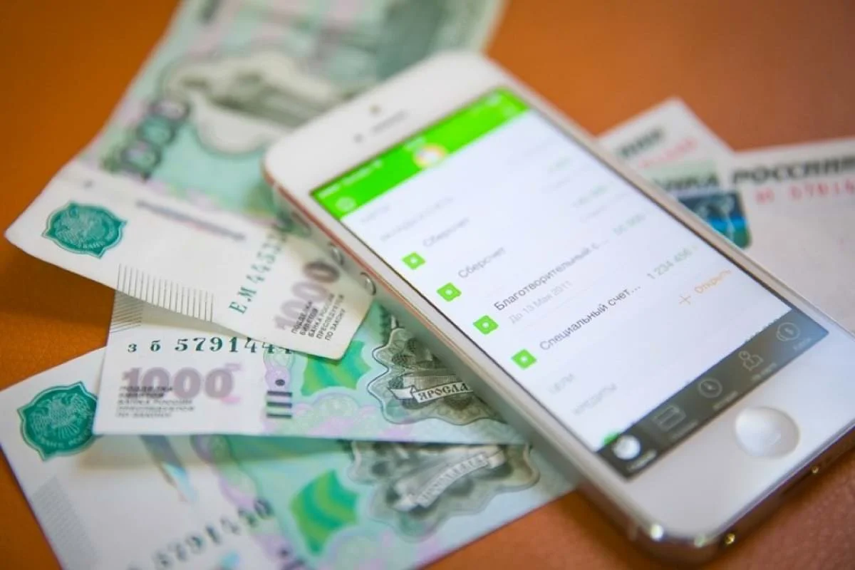 В Охе женщина украла у знакомого телефон и вместе с сожителем переводила через "мобильный банк" себе деньги