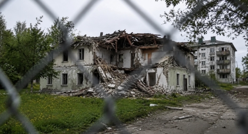 Средства на отдельную установку ограждений у расселённых домов в Охе не предусмотрены