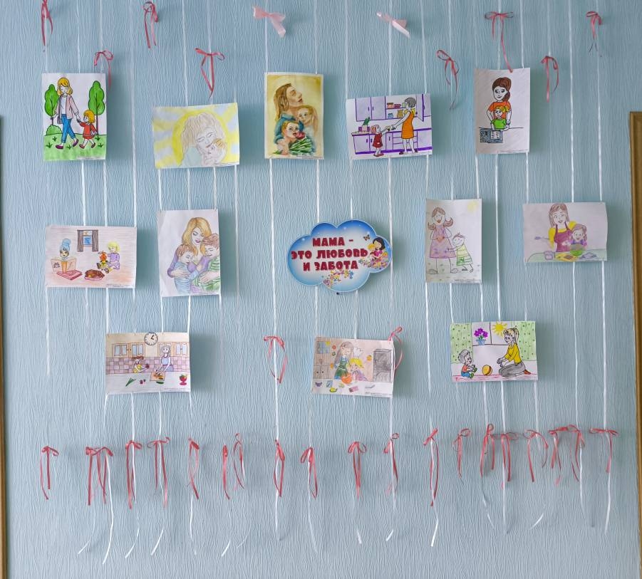 В отделе ЗАГС Охи открылась детская выставка «Вместе с мамой»