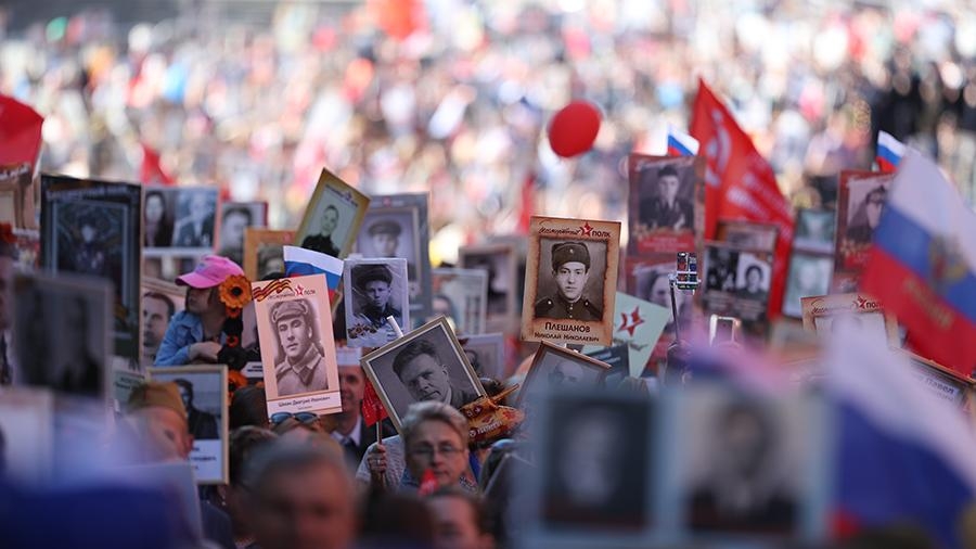 Организаторы "Бессмертного полка" призвали 9 мая не выходить на шествие
