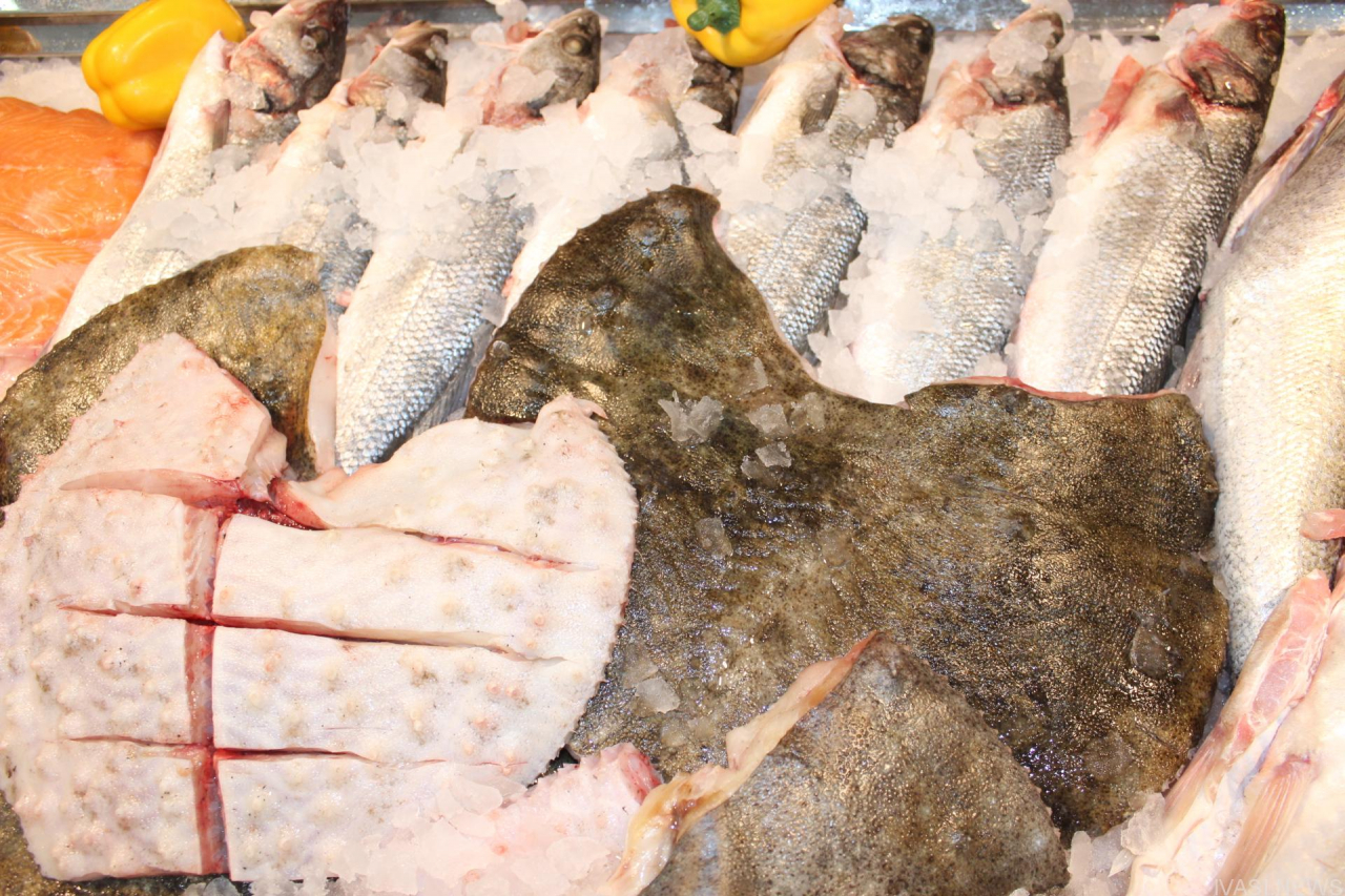 Пока в Охинском районе нет улова, свежую рыбу на прилавки местных магазинов будут доставлять из соседнего муниципалитета