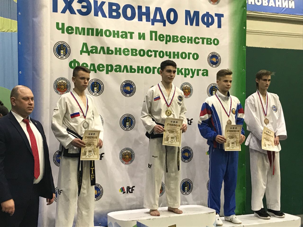 Сахалинские тхэквондисты завоевали 21 медаль на Дальневосточных соревнованиях