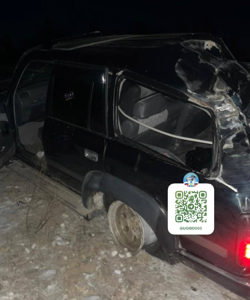 В Охинском районе опрокинулся внедорожник