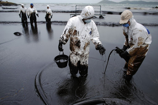 Компания "РН-Сахалинморнефтегаз" не смогла в суде уменьшить штраф за разлив нефти
