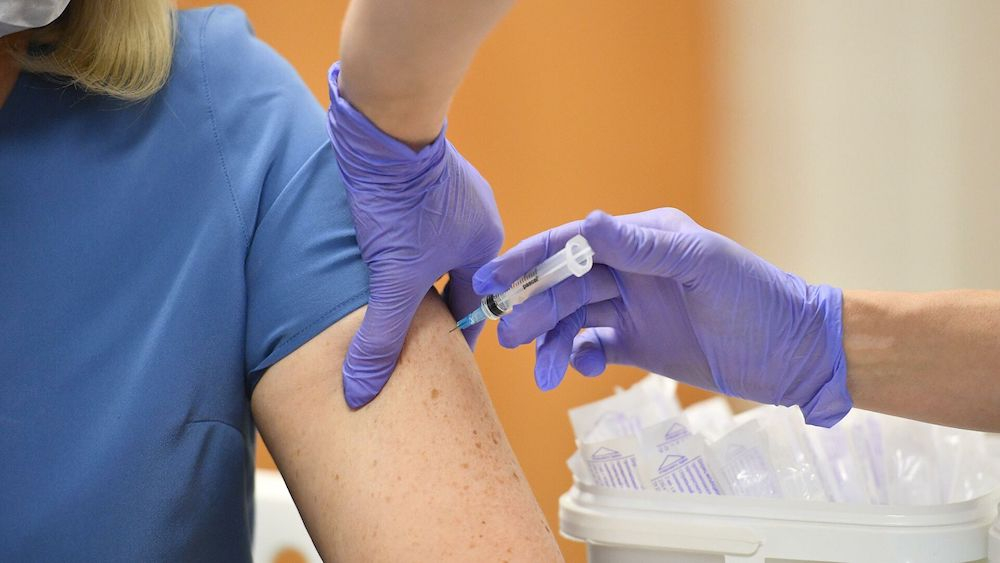 В Сахалинской области почти 300 человек записались на вакцинацию от коронавируса