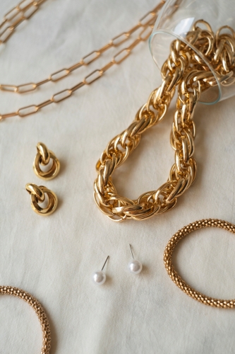 В Поронайске мужчина из Тунгора обокрал знакомую