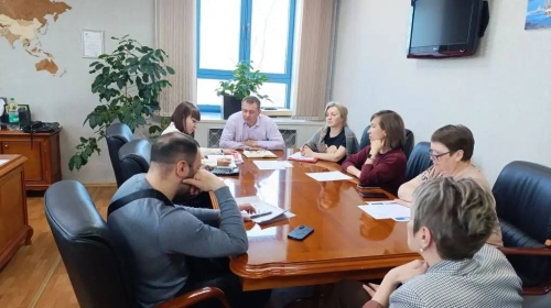 В Охе пообещали закончить вывоз снега с дворов до понедельника