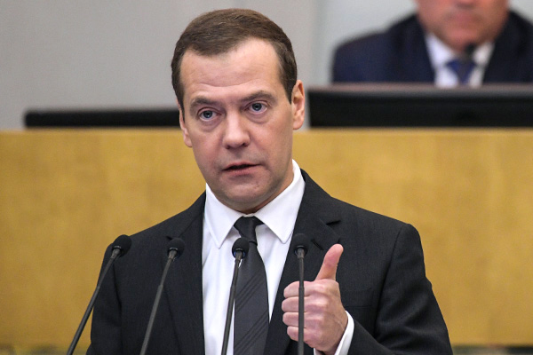 Медведев утвердил двухэтапное повышение тарифов ЖКХ в 2019 году