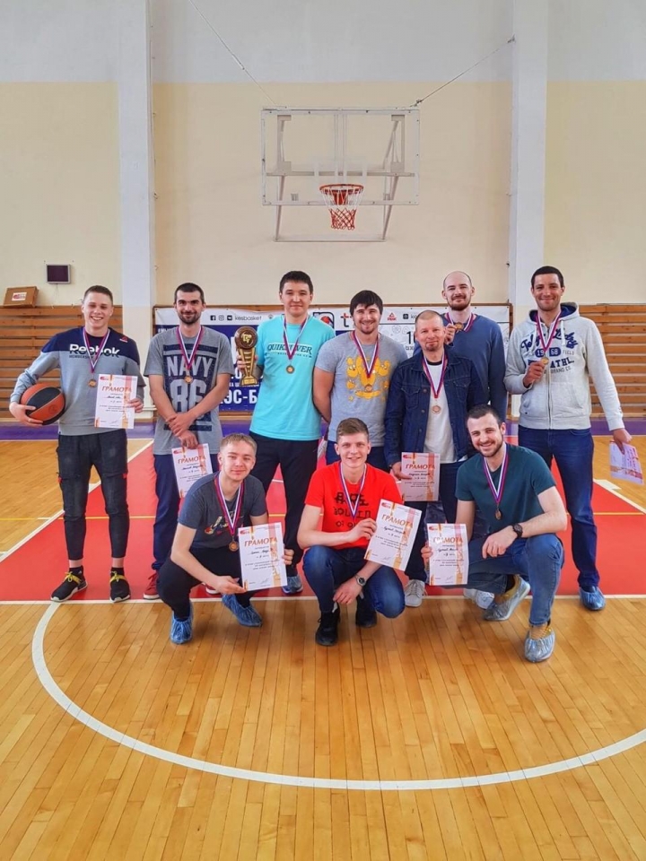 Команда спортсменов из Охи заняла третье место на Кубке Сахалинской области по баскетболу