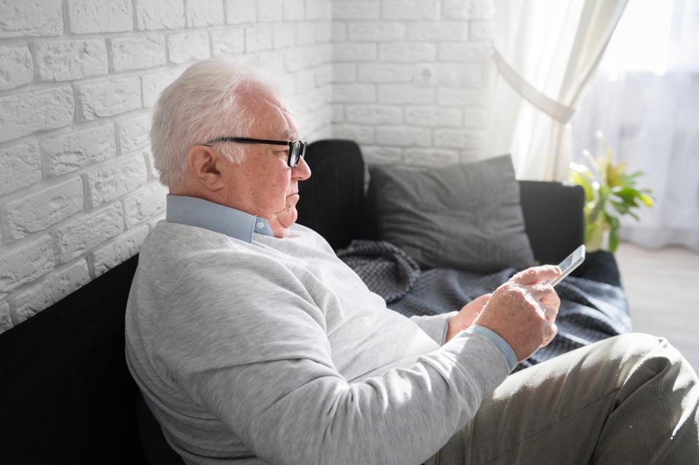 Пожилые россияне смогут назначать доверенных лиц для доступа к их геотрекам