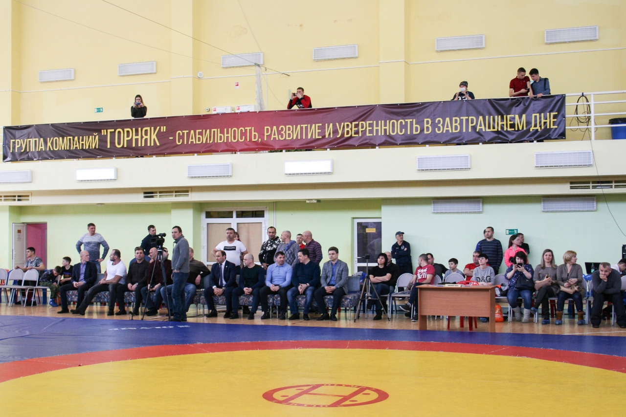 Охинцы приняли участие в мастер-классе от чемпионов мира по вольной борьбе