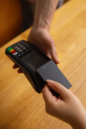 Срок возврата денег после отмены покупки предложили сократить до 24 часов