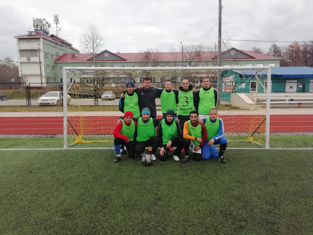 Охинская команда по футболу заняла второе место в турнире "Кубок мэра"