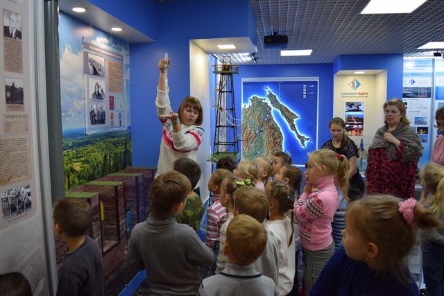 Охинский краеведческий музей принял первых маленьких гостей