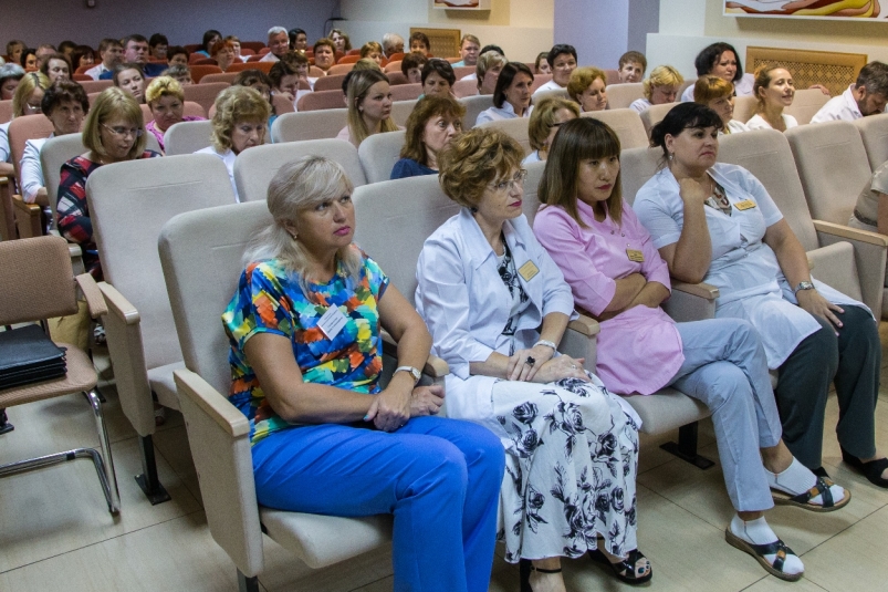 Приезжих врачей ставят выше сахалинских выпускников медицинских вузов
