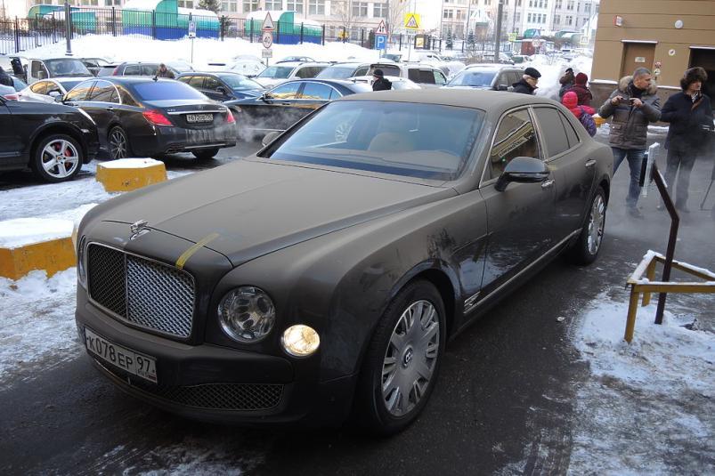 Автомобиль экс-главы Сахалинской области Александра Хорошавина продали за 5,5 млн рублей