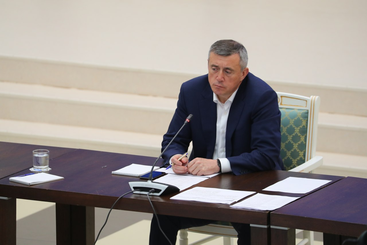 Губернатор ответил на вопрос, когда возобновят полеты из Охи в Хабаровск