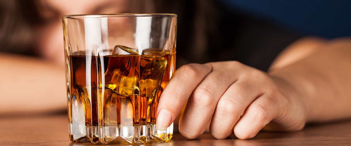В 2020 году в Охинском районе один мужчина отравился алкоголем