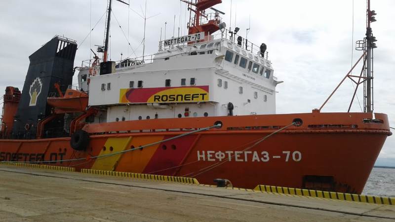 В морском порту Москальво открыли навигацию