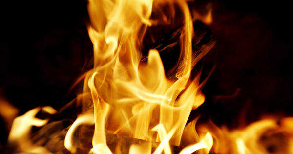 Огнеборцы ликвидировали возгорание крыши в Охе
