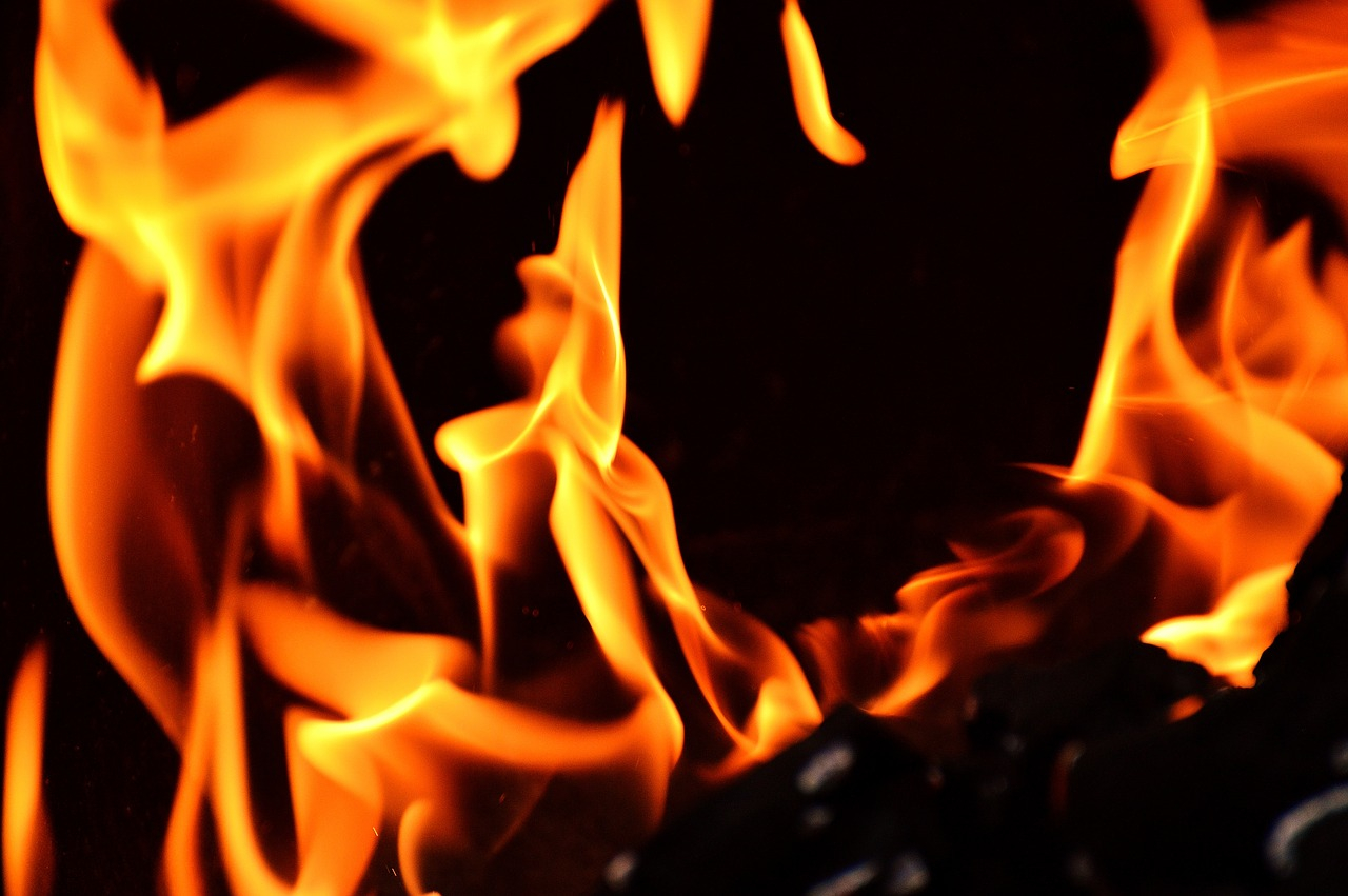 В результате пожара в районе месторождения Одопту погибли два человека