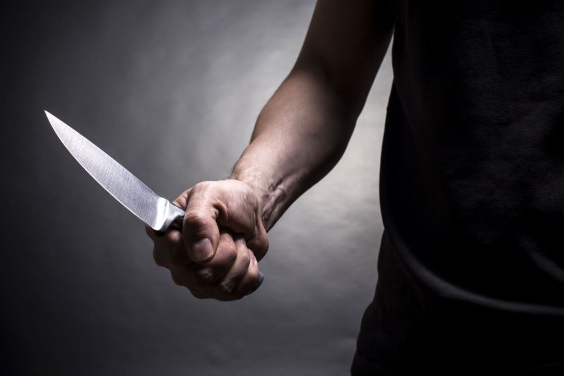 Житель Охи ударил знакомого ножом в область живота. От полученных травм потерепшевший скончался