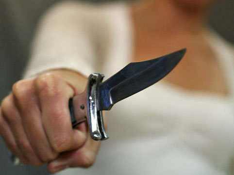 Жительница Охи, зарезавшая ножом собутыльника, осуждена