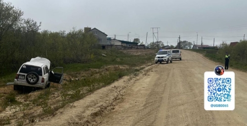 В Охе перевернулся внедорожник: водитель получил травмы