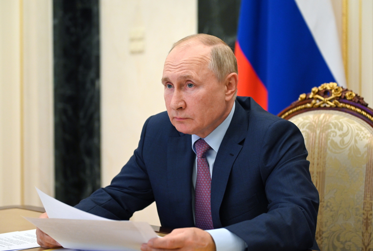 Путин объявил об уходе на самоизоляцию из-за случаев ковида в своем окружении