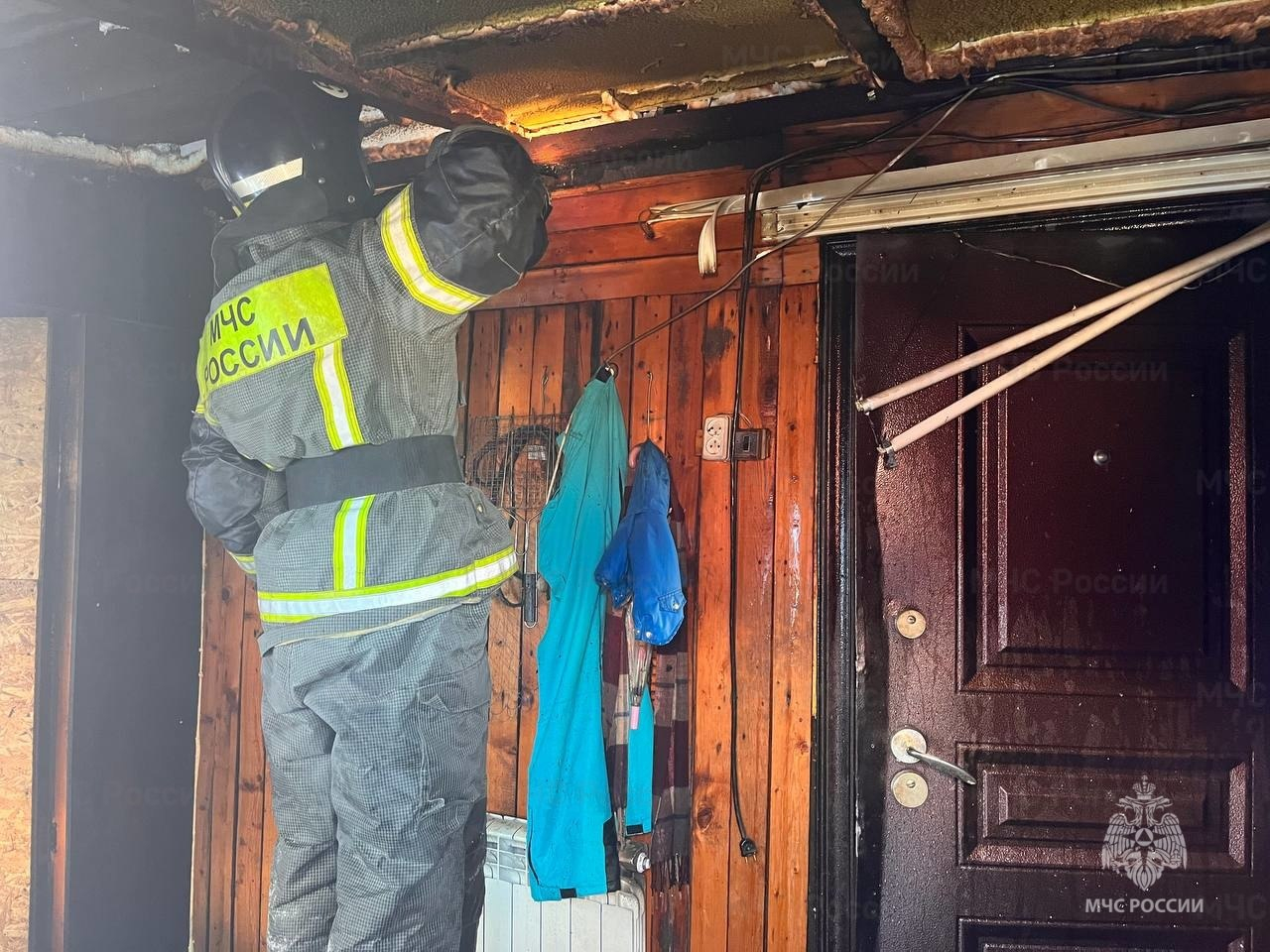 Чердак, пристройка и гараж горели в двухквартирном доме в Некрасовке