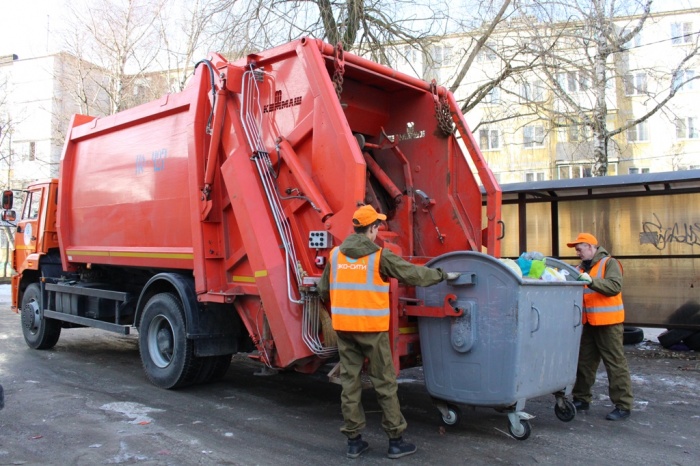 Областные власти ввели льготы на вывоз мусора для жителей региона