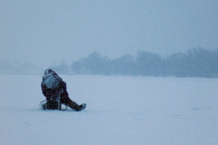 Трое рыбаков заблудились на льду в Охинском районе