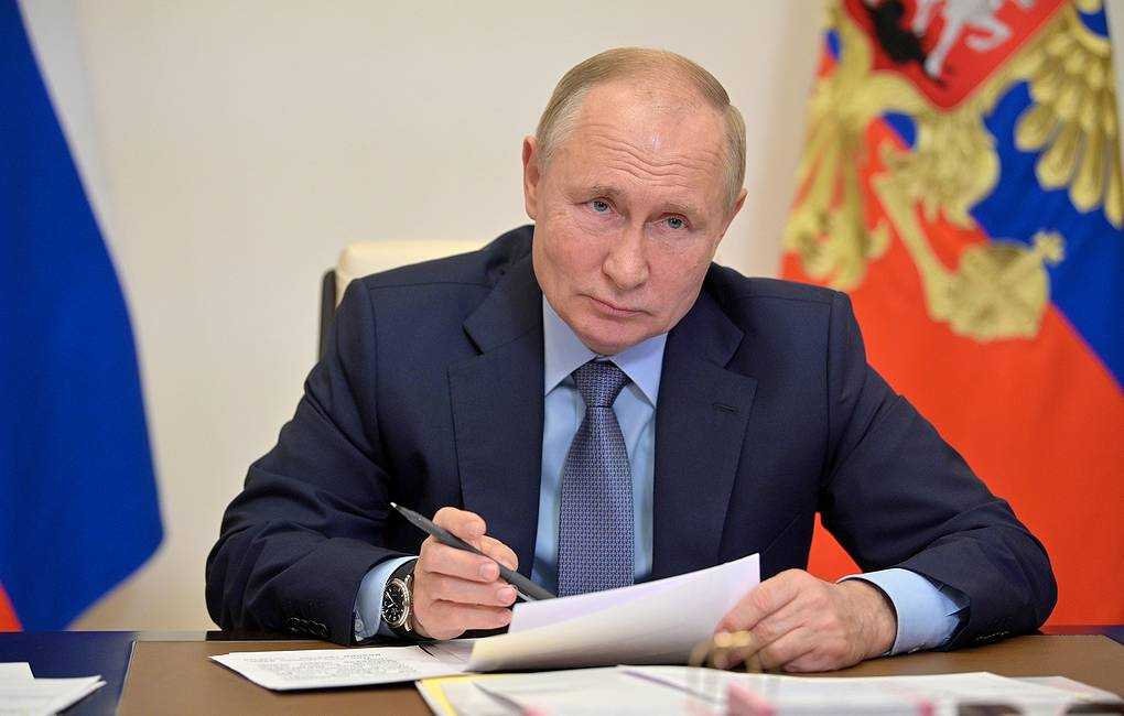 Путин объявил нерабочие дни в России с 30 октября по 7 ноября