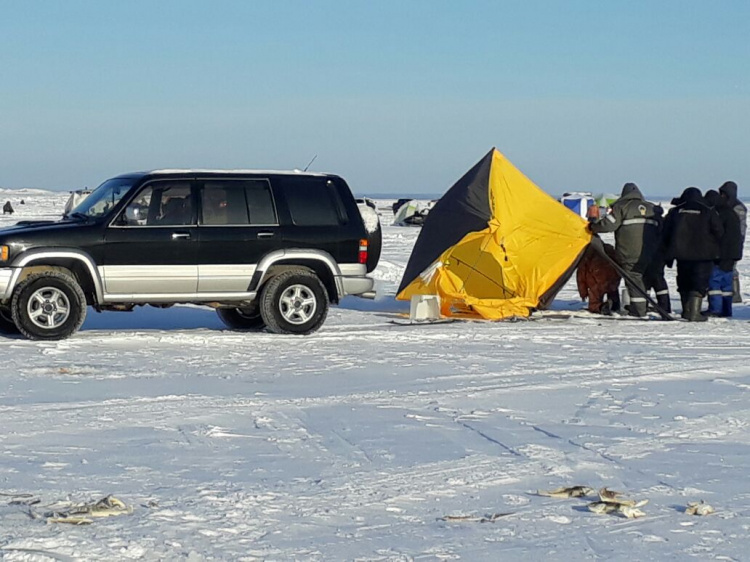 Пьяный водитель наехал на палатку рыбаков в Некрасовке