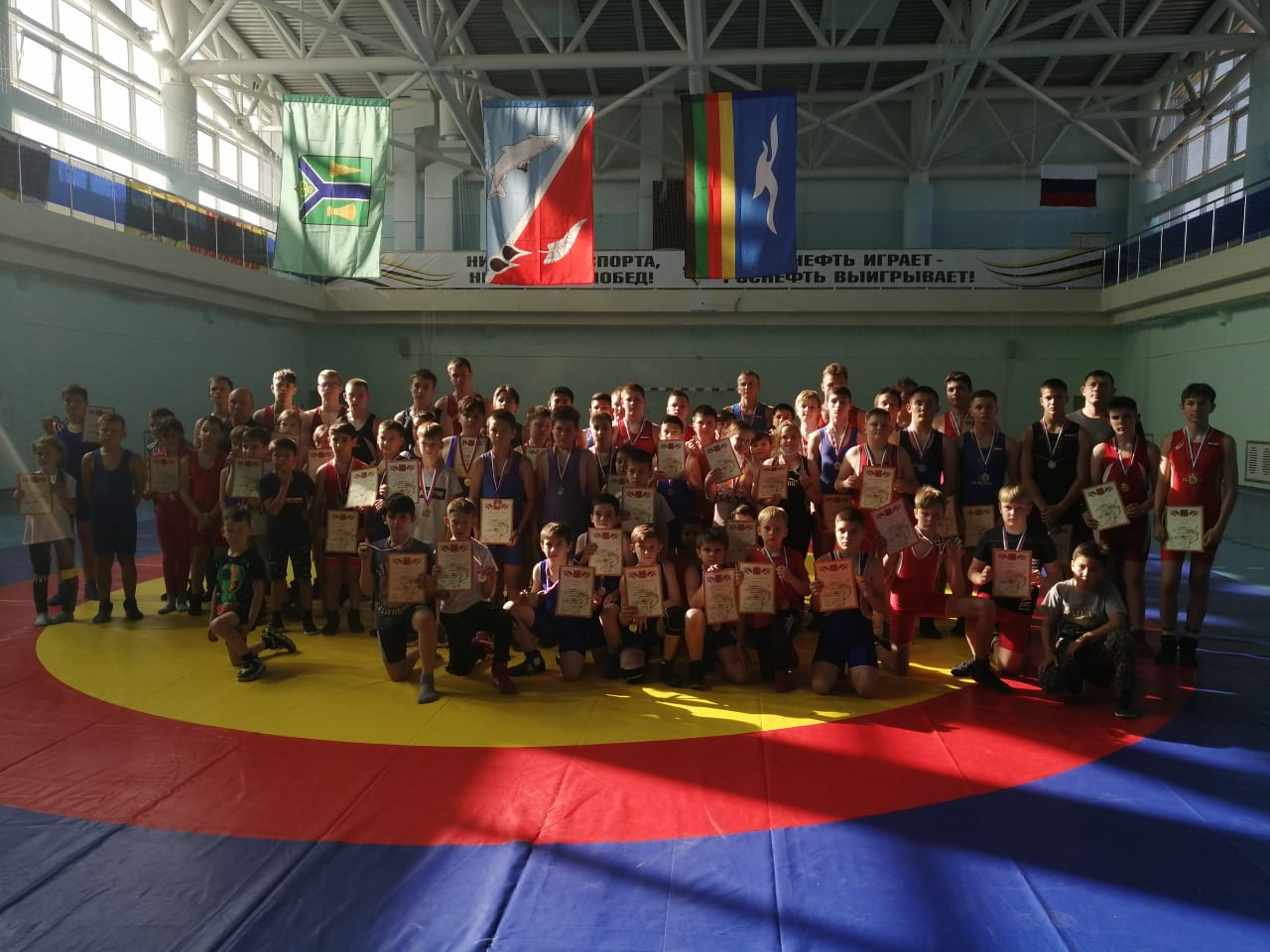 Охинские борцы завоевали 19 медалей на соревнованиях в Ногликах