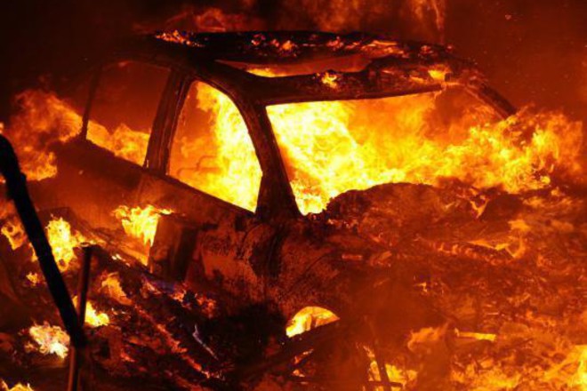 Пожарные потушили горящий автомобиль в селе Некрасовка