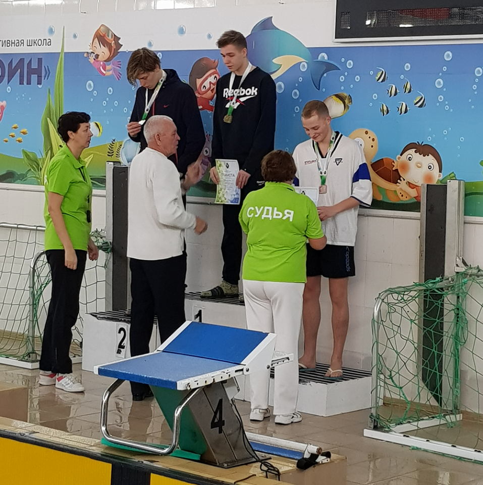 9 охинских спортсменов представляли спортивную школу на Чемпионате Хабаровского края по плаванию