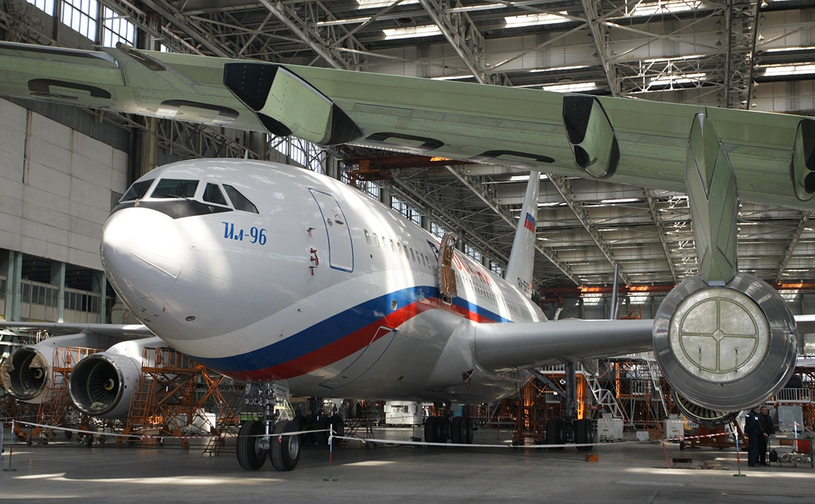 Владимир Путин считает, что российские авиакомпании закупали слишком много иностранных самолетов