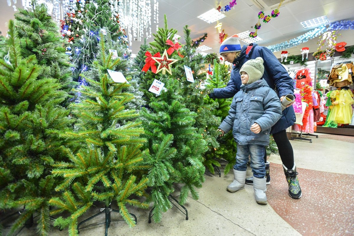 Эксперты рассказали, чем могут быть опасны искусственные елки | 26.12.2023  | Оха - БезФормата