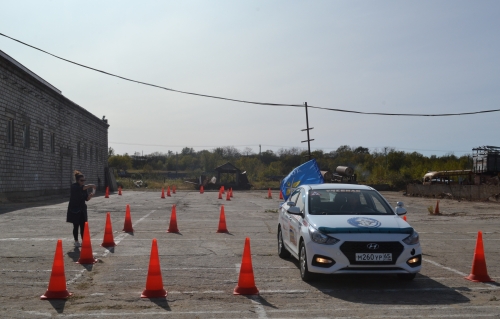 Охинский ДОСААФ вновь проведет соревнования «Автоледи» – запись на участие уже началась