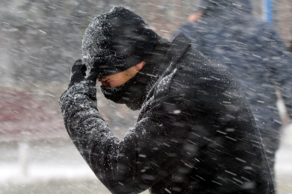 Сильный ветер и снег: Охинский район получил экстренное предупреждение на 10 ноября