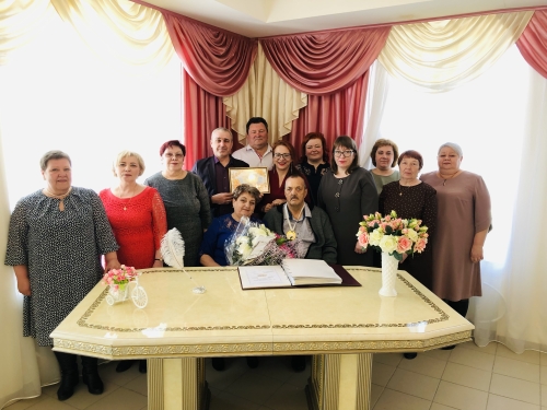 Вместе 45 лет – чета охинцев Юрзановых отметила сапфировую свадьбу