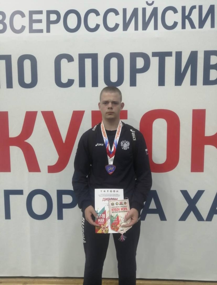 Охинский борец взял бронзу всероссийского турнира, выполнив норматив кандидата в мастера спорта