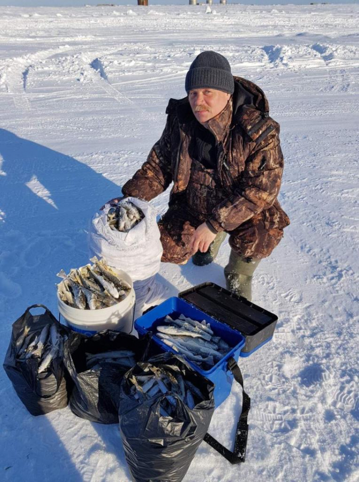 Бывалый охинский рыбак поделился секретами удачной зимней ловли