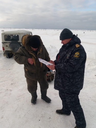 В Охинском районе начали штрафовать за размещение автомобилей в водоохранных зонах