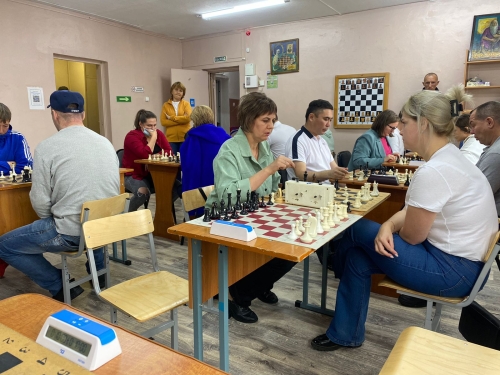 Команда охинской спортшколы одержала победу в шахматном турнире спартакиады трудовых коллективов