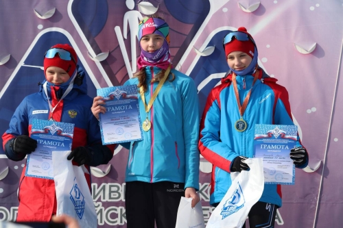 Медали в личных гонках и эстафете завоевали охинские лыжники на региональных соревнованиях